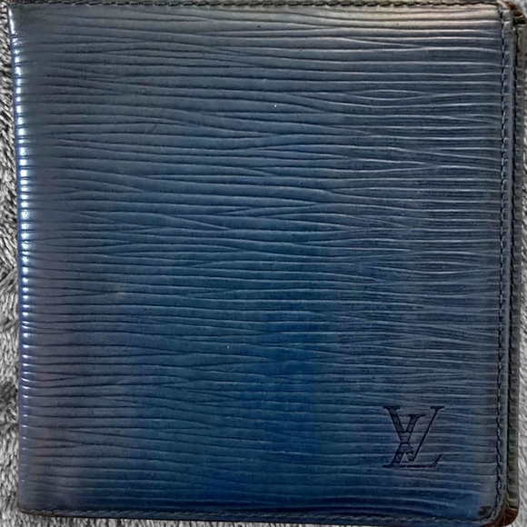 Louis Vuitton Blue Epi-Leather Wallet! Excellent condition! - Picture 1 of 7